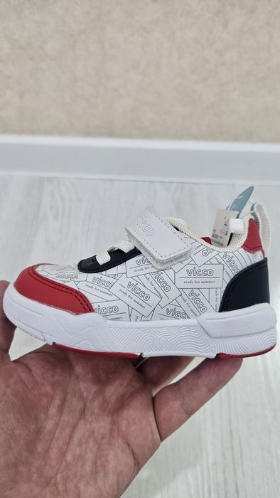 Детские кроссовки Vicco