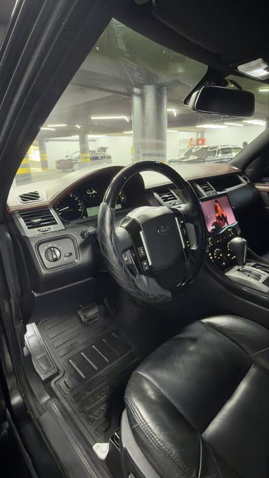 Renjrover sport 4,4 tinu moshina