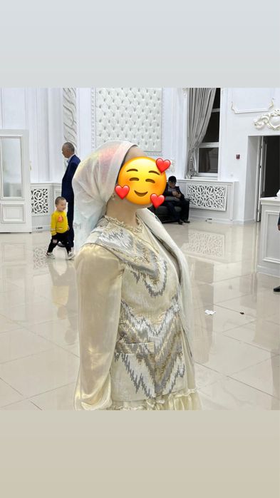 Лазер койлек сатылады. Тап таза. 1рет кейлген тек. Размер 42.