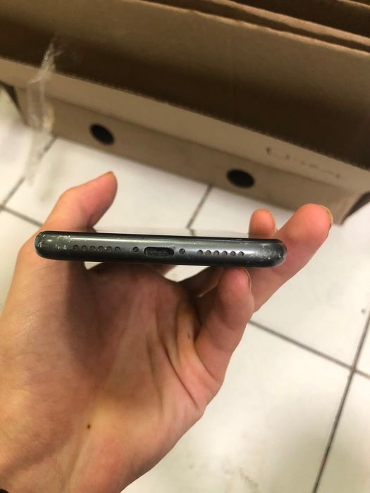 iPhone 11 с каробкой 70.000тг