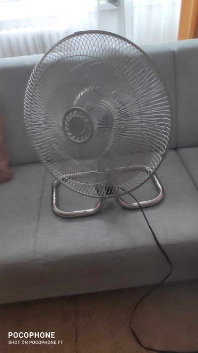 Ventilator de podea.