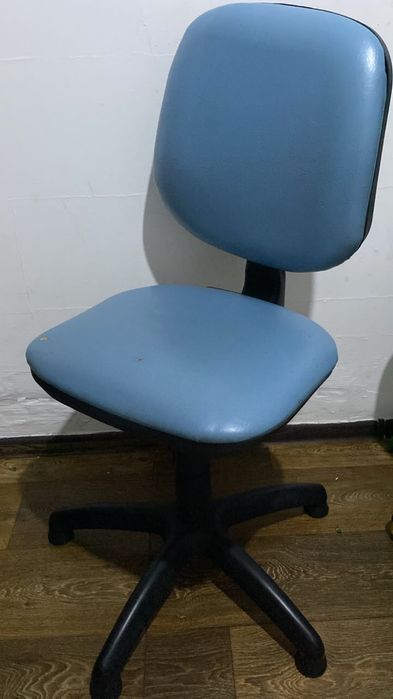 Креслы не новый но работают отлично