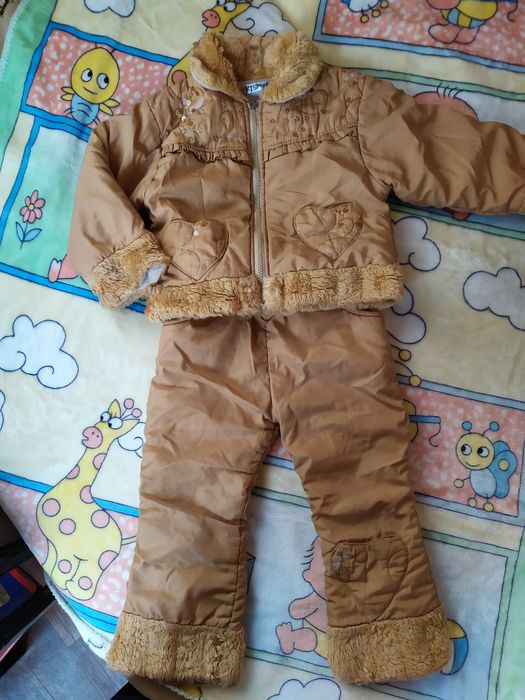 Шапочки для девочки. Вещи фирменные.