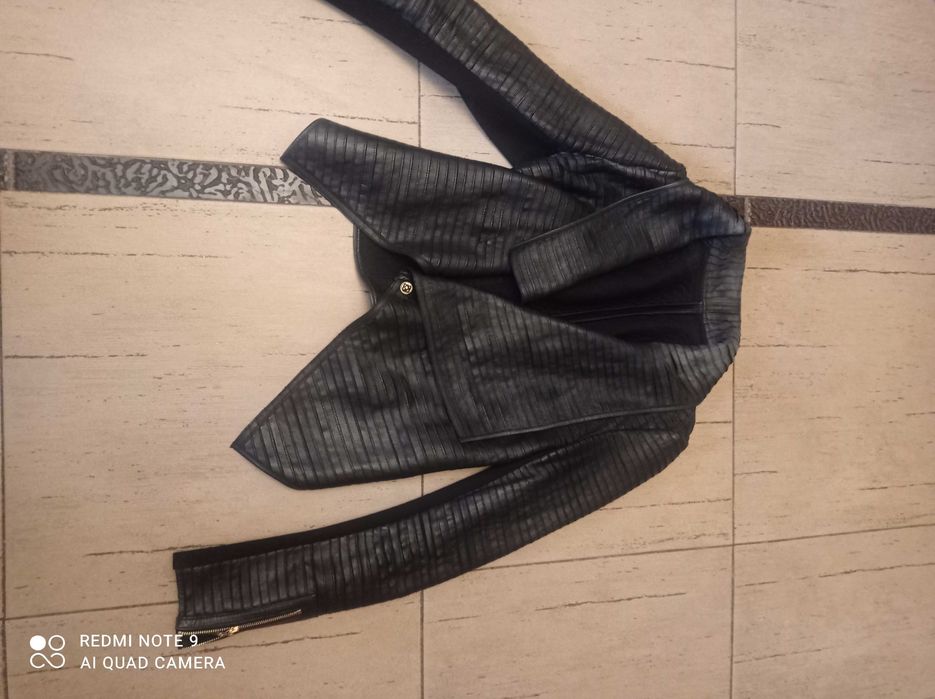 Guess  оригинално кожено яке