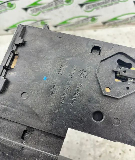 Spatiu depozitare fata 3C0 858 407 Volkswagen VW Passat 2007
