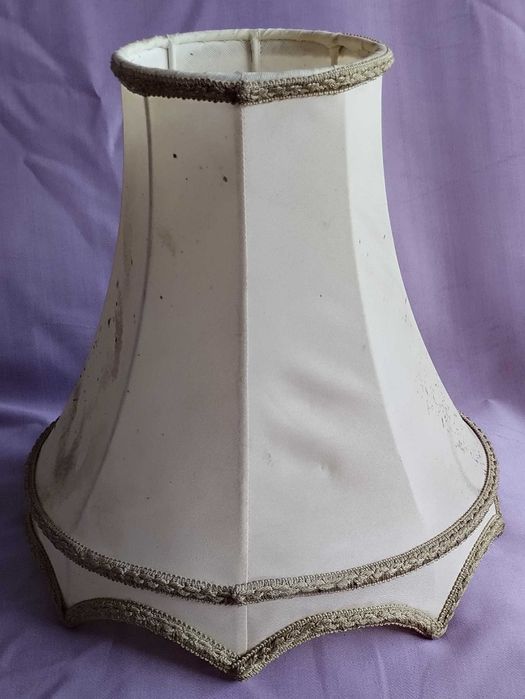 стара порцеланова лампа