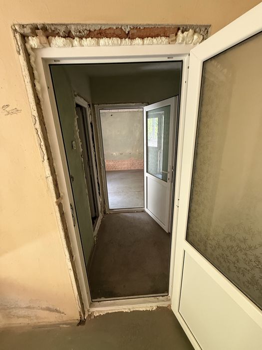 Vând apartament în Alexandria cu două camere semidecomandat langă autogara București 2 din 4