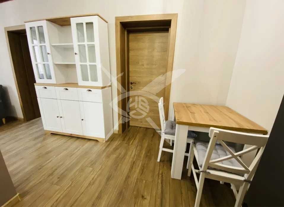 Продава се Тристаен апартамент в Пловдив, Център - 90 кв.м за 3650 €/кв.м - Снимка #4
