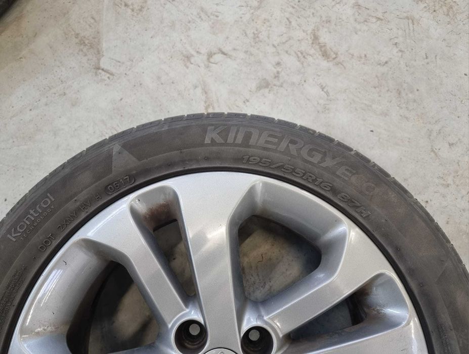 2 Anvelope VARA 195.55.16 "Hankook" ; stare buna