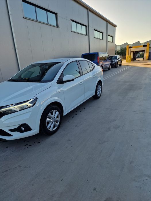 Vând Dacia Logan automată, 2024