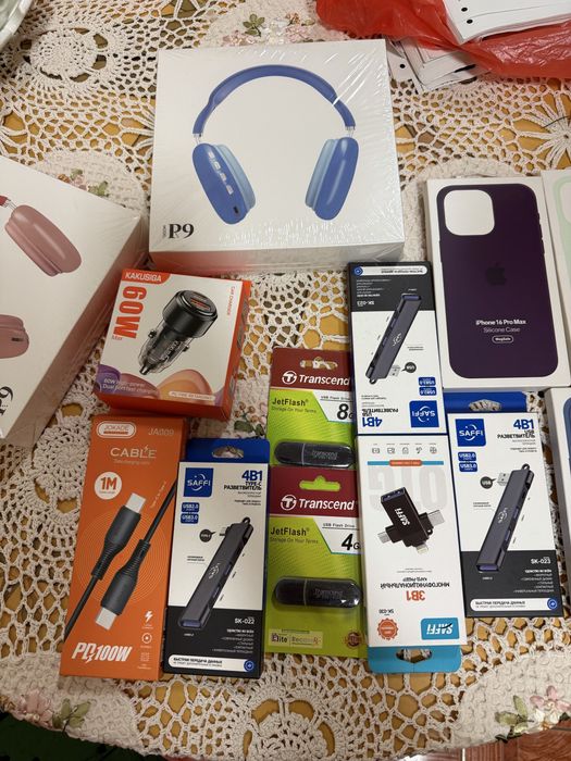 Продам чехлы зарядки и тд