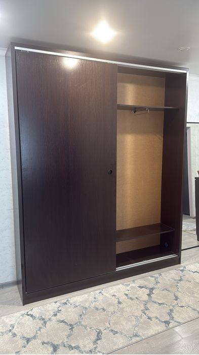 Продам шкаф ширина 2 м высота 2,4