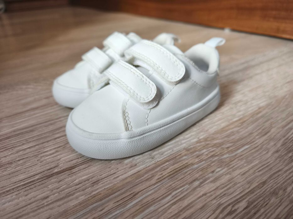 Бели кецове, HM, размер 18/19