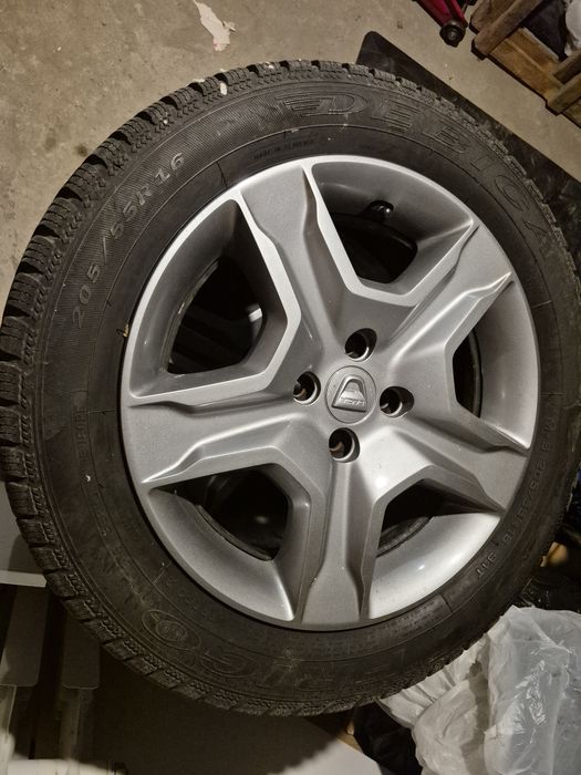 Jante cu anvelope M+S Dacia