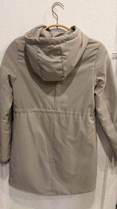 Продам куртку женскую