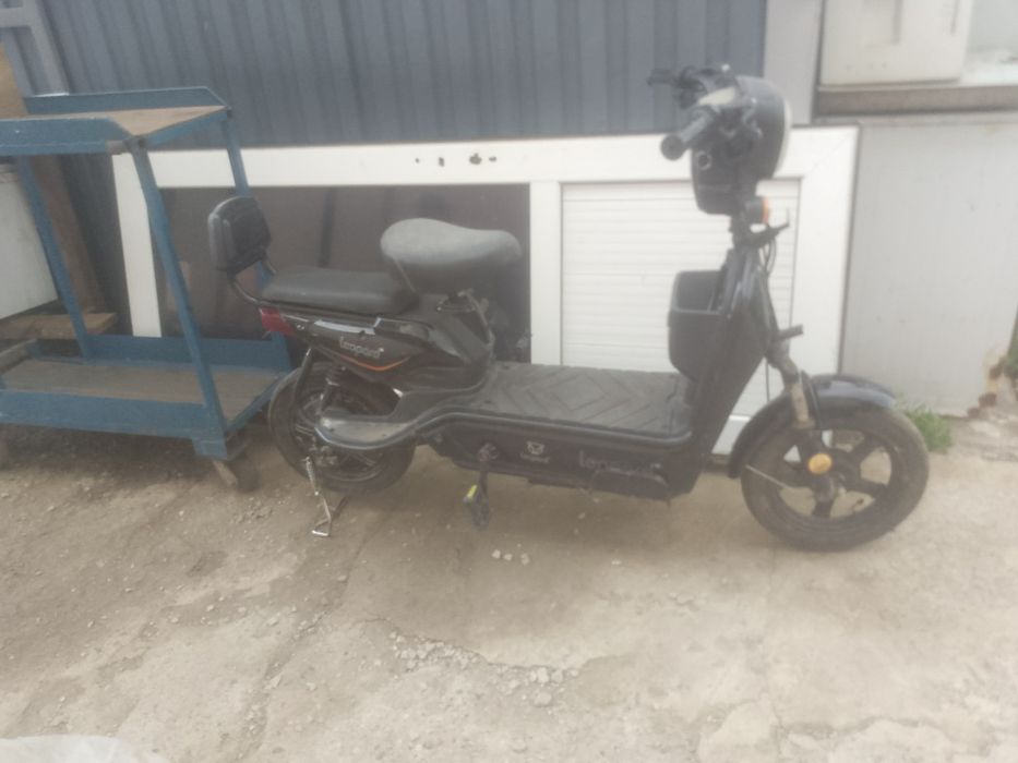 Электро скутер продам