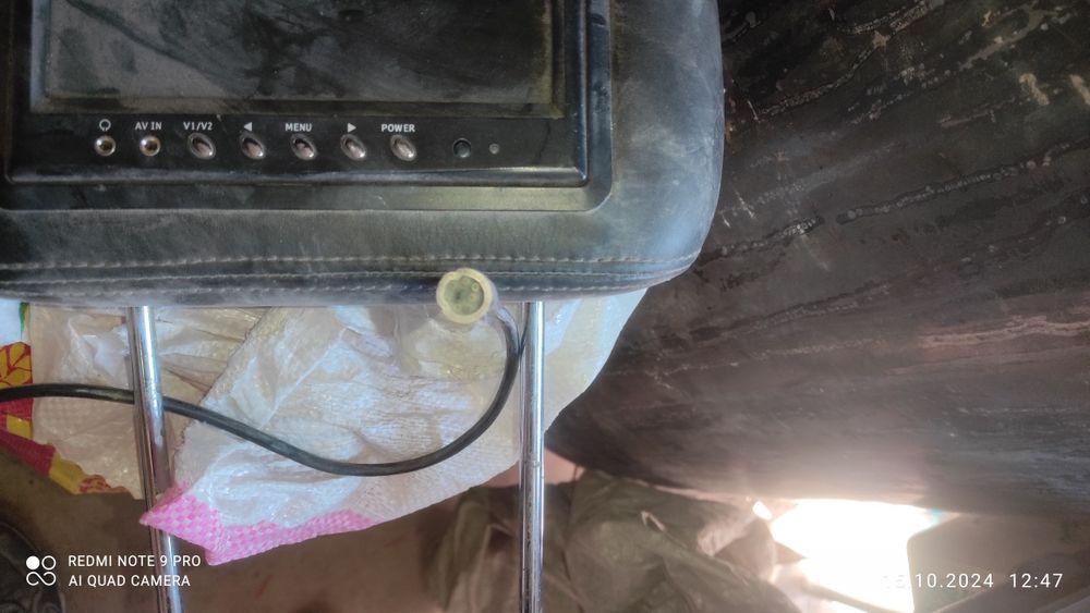 Продам  подголовник с манитором