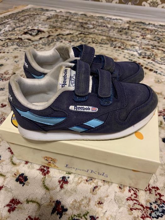 Продам детскую обувь