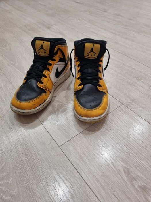 Papuci jordan 1 mid