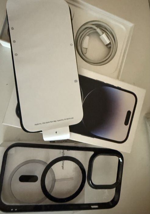 Iphone 14 pro в к-т с калъф и оригинален кабел  за зареждане, черен