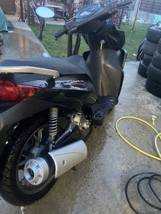 Продавам скутер Generic 125