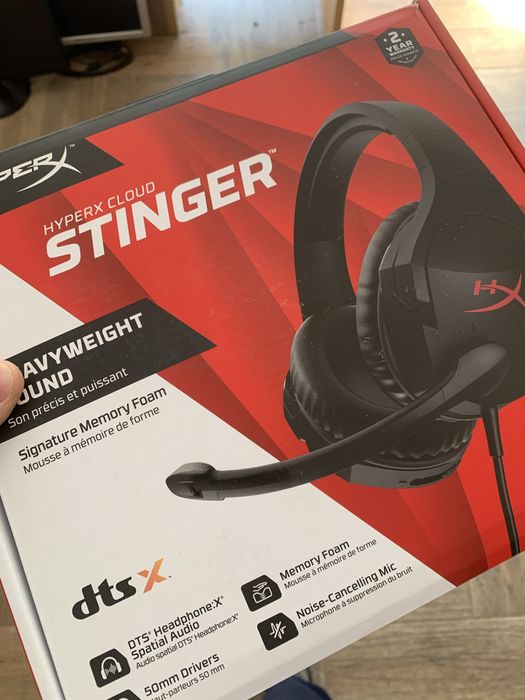 Playstation 5 digital 825GB plus casti HyperX noi