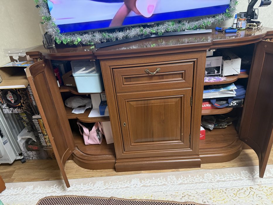 Тумба с сейфом для зала