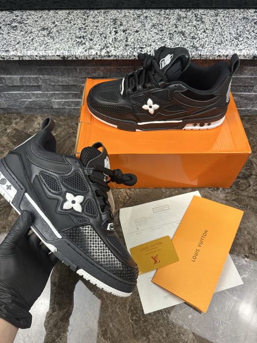 Louis Vuitton Skate Black  - cutie si accesoriile incluse