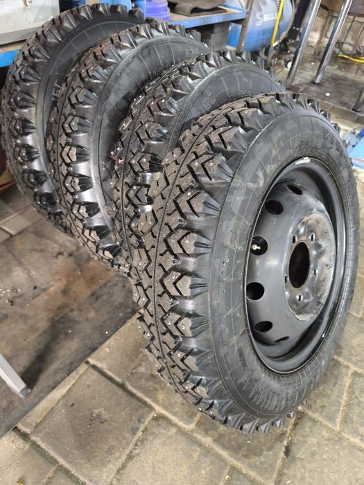 Продам шины на Ниву