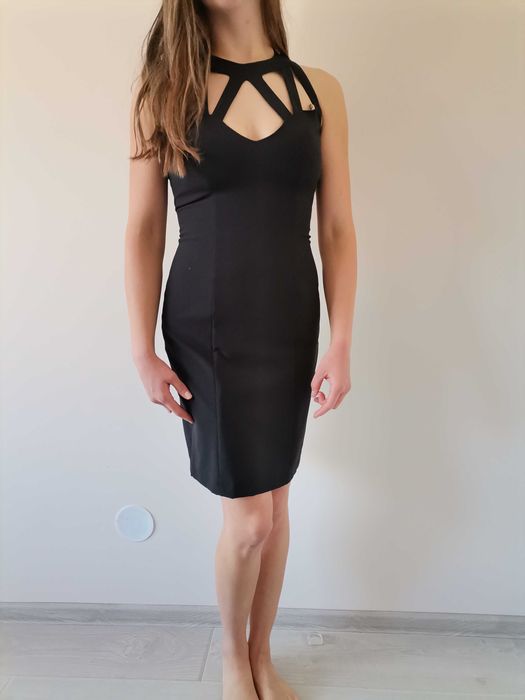 Малка черна рокля