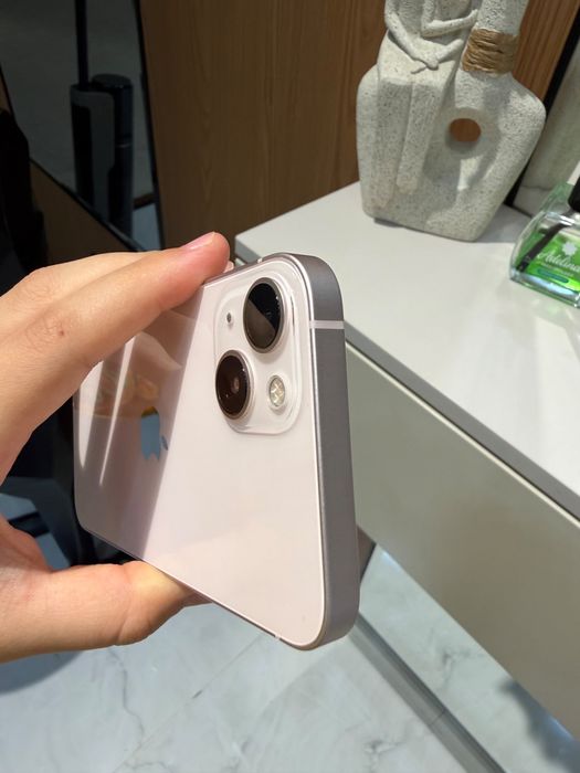 Продаю  iPhone 13