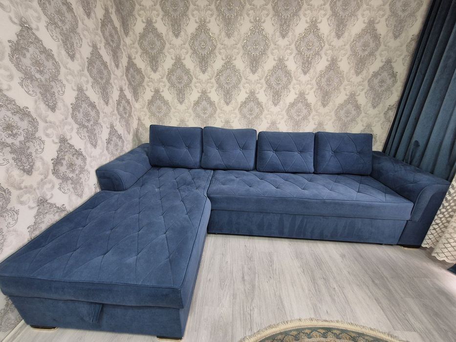Продаётся угловой диван 2.9 × 1.7, с раскладным и подъёмным механизмом