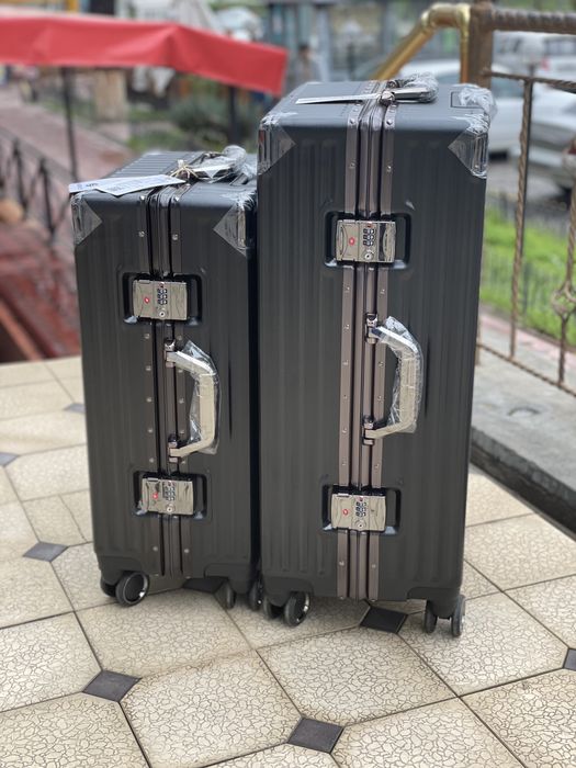 Чемодан Aobate на зещелках