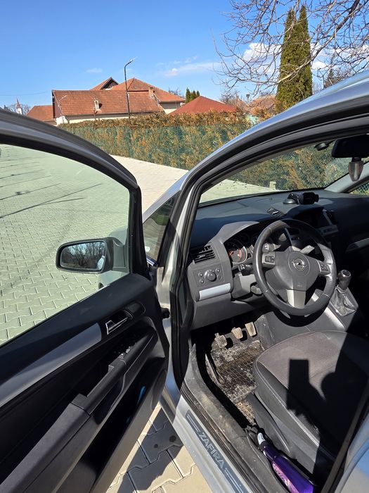 Opel Zafira 7 locuri