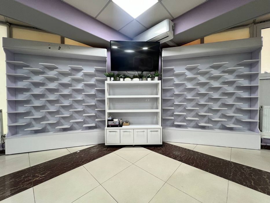 Продается мебель для салона красоты или магазина .