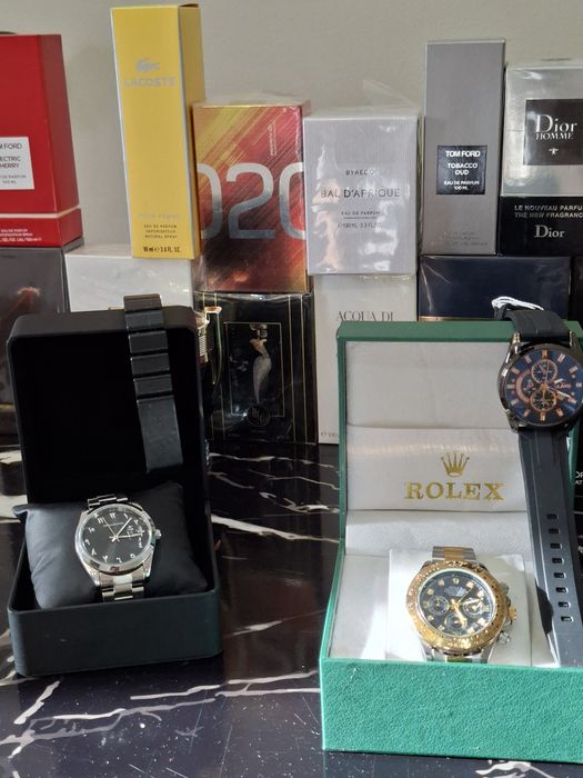 Продаются часы и один таспих