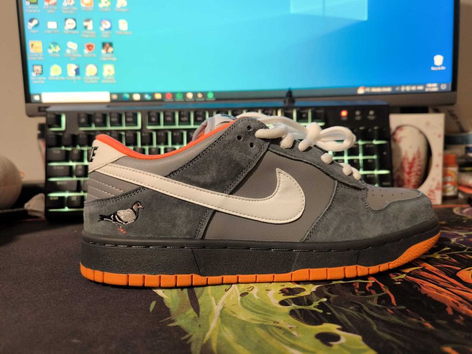 Nike Dunk SB Low Pigeon 43