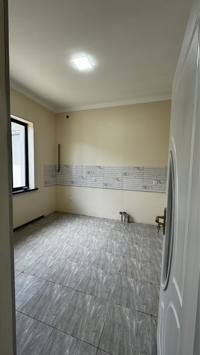 Nazarbekda 2 ta yonma-yon honadon