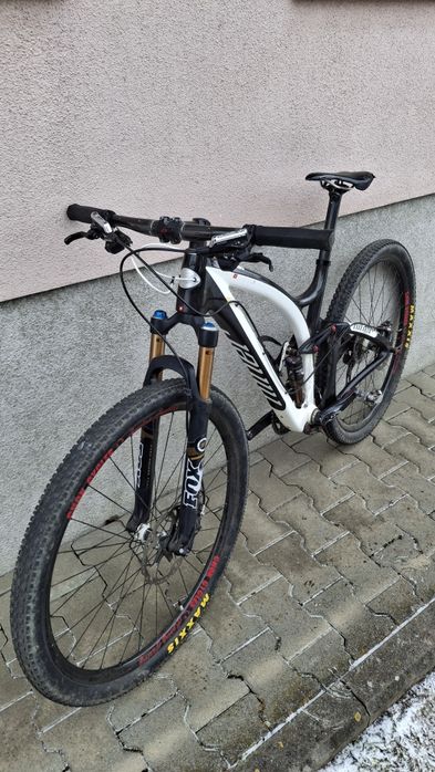 Bicicleta full suspension VTT full carbon 29