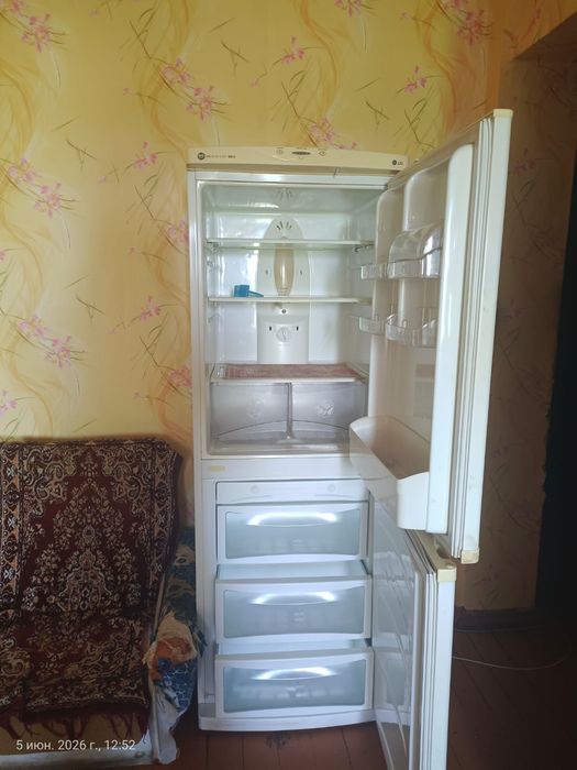 Продам холодильник LG