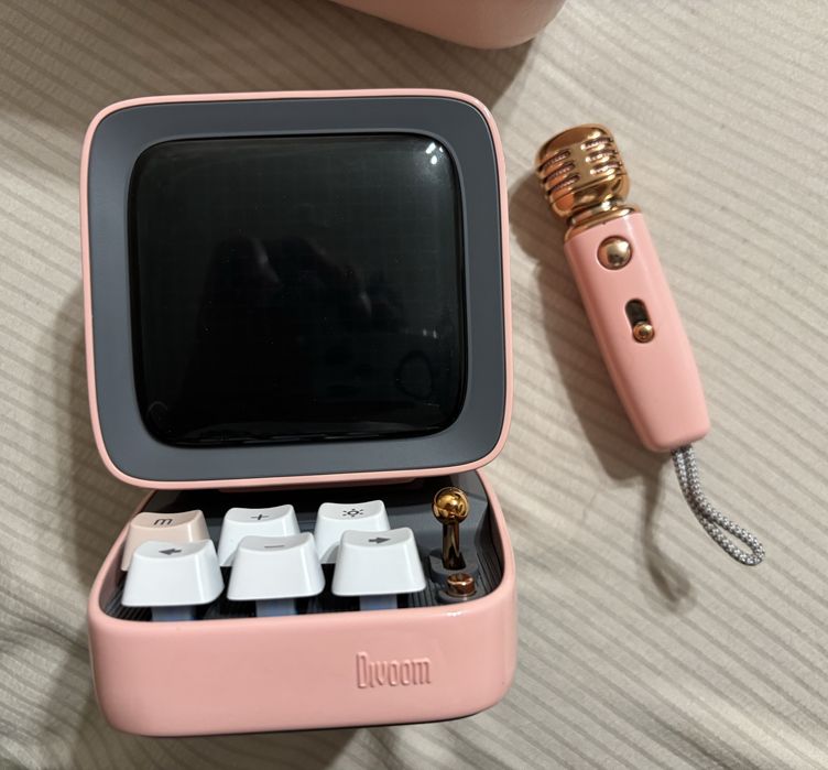 Divoom колонка.