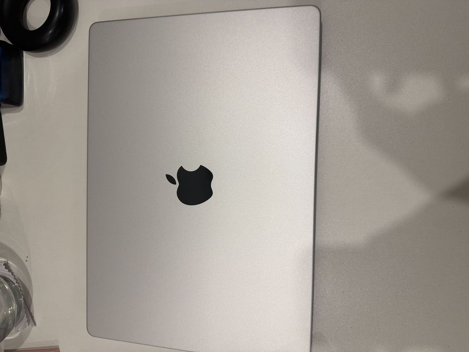 macbook 14 pro M5 512gb