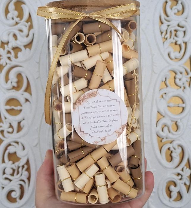 Borcan cu 330 versete biblice