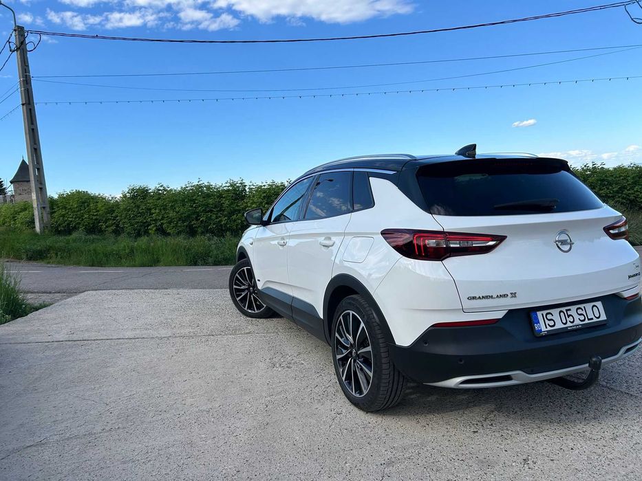 Opel GrandlandX Plug-in-Hybrid4 ,4X4,1.6, 300 cp,pret 16.750 euro- factura cu TVA deductibil