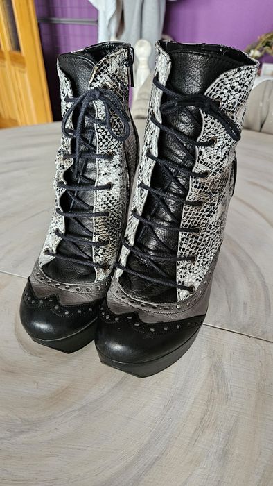 Боти естествена кожа- 80лв.