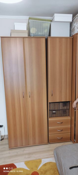 Vând  3 corpuri de dulap marca Lems