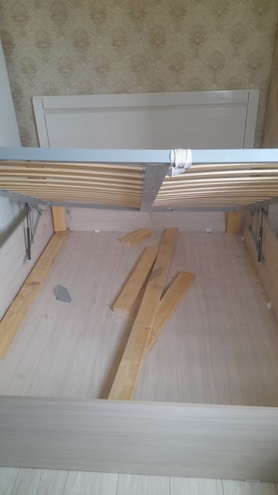 Спальный кровать