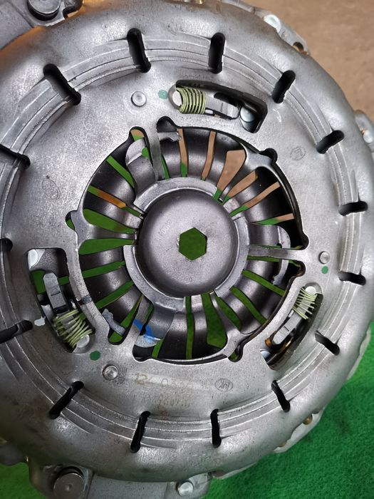 Bmw за бмв е87  e81 e90 e91 и други модели Съединител