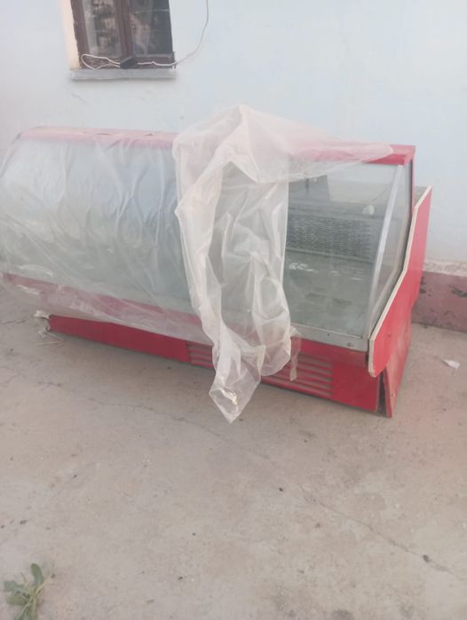 Haladinik. Vetrina  sotiladi