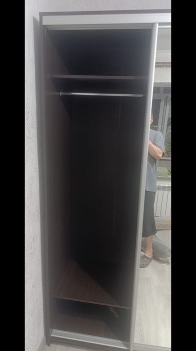 Продается шкаф -купе б/у в отличном состоянии